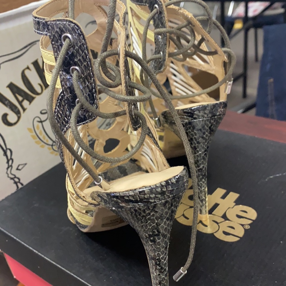 Charlotte Russe Heels size 8 - Picture 4 of 8
